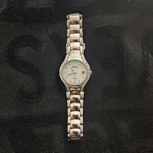 Like new Citizen ladies stainless Silver-Tone Watch with diamonds on bezel